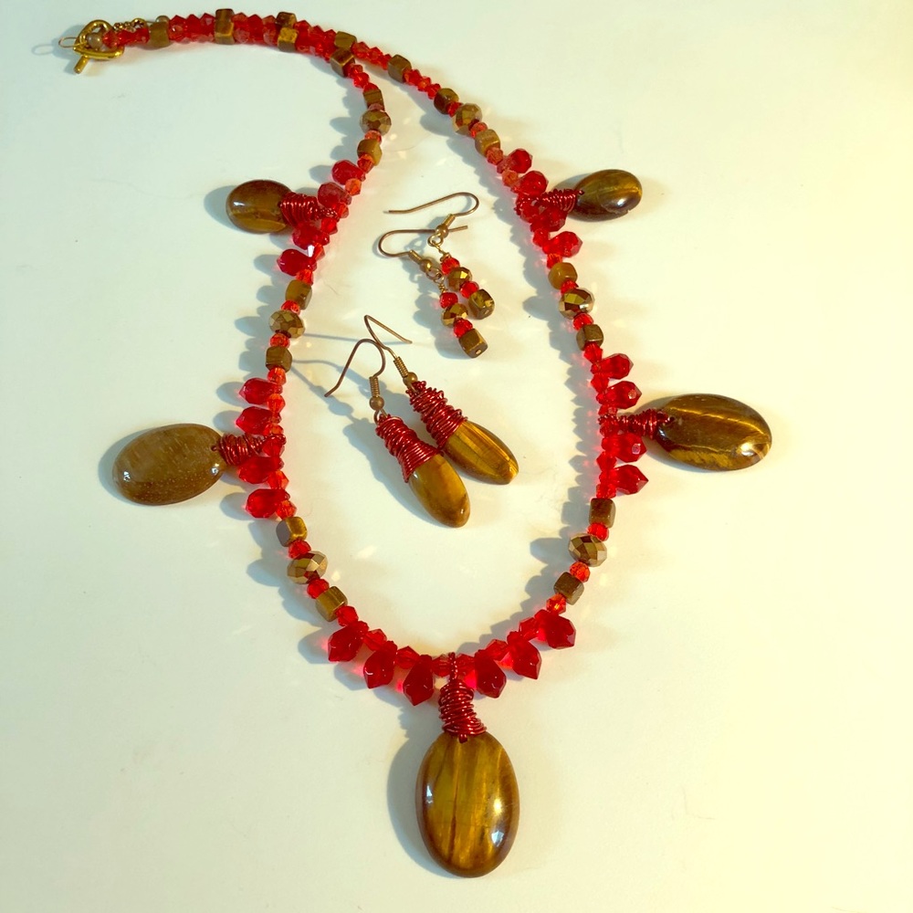 Tigers 🐅 Eye and Red Crystal Necklace & 2Earrings